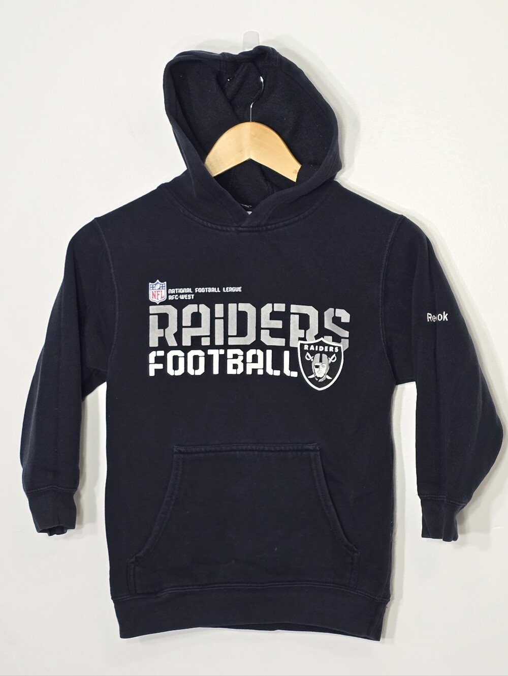 NFL TEAM Black Raiders Kids Reebok Football Hoodie Sweatshirt Casual Size 8